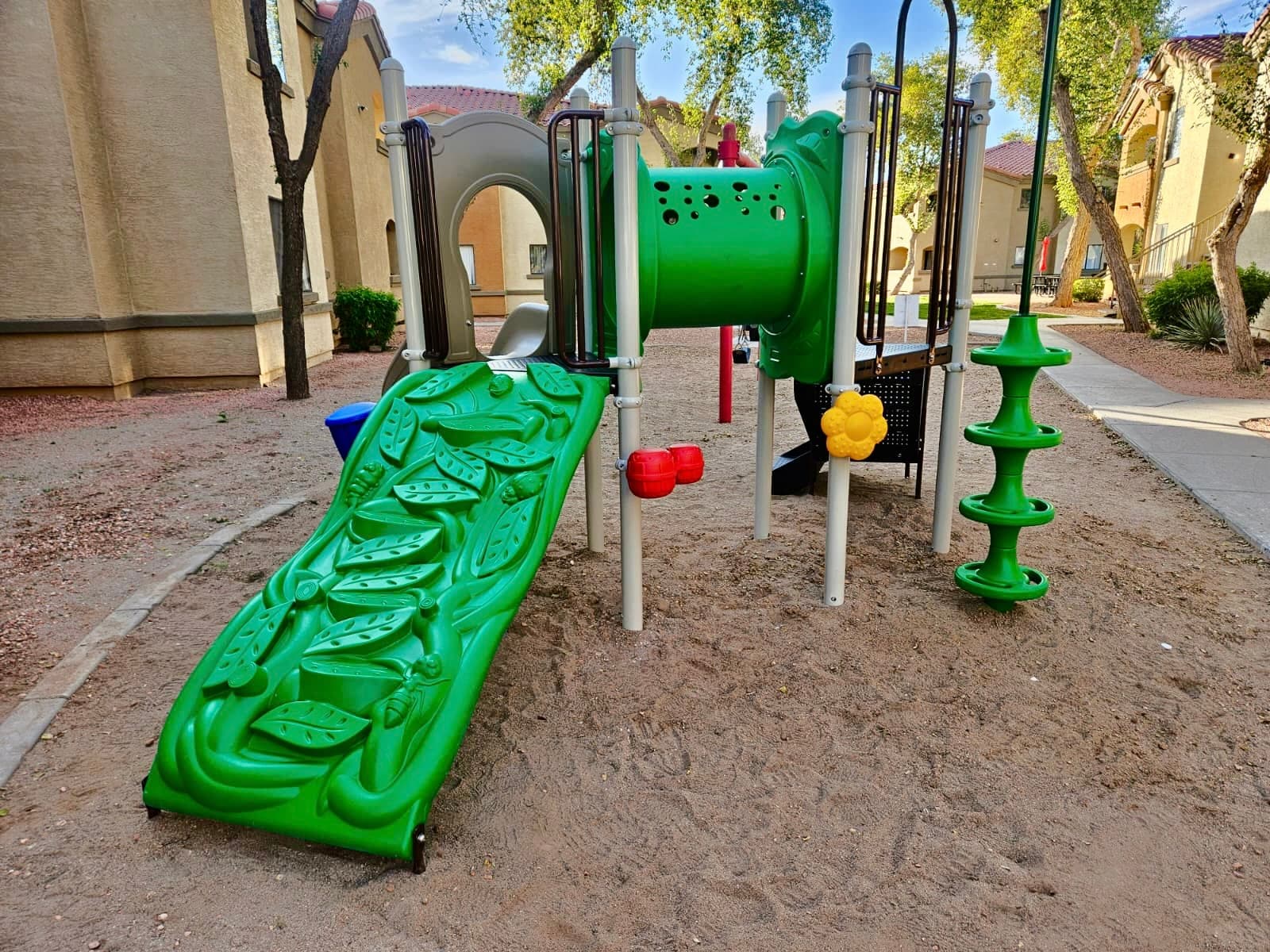 Backyard Walls & Pergola